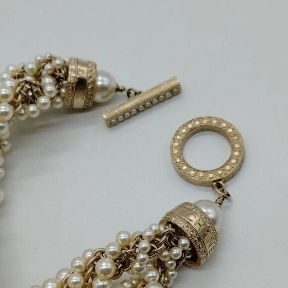 Chanel Bracelet Gold Whites A17 A 599-060225 - Picture 5 of 9